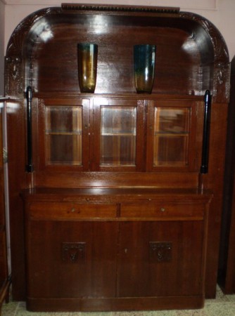 reštaurovaný, Sekretár väčší-240x60x170.,sekretár menší-225x50x102.,stôl rozťahovací-80x97X120 resp.232,Prezzo:3.500,-komplet 3 pezzi